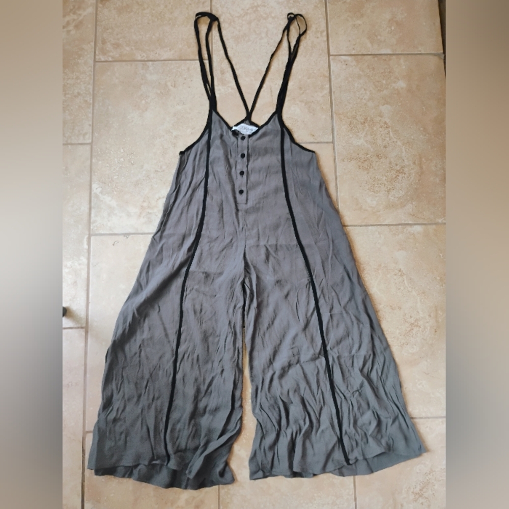 Gypsy Warrior | Charcoal Sleeveless Cropped Culotte Jumpsuit | S | NWOT